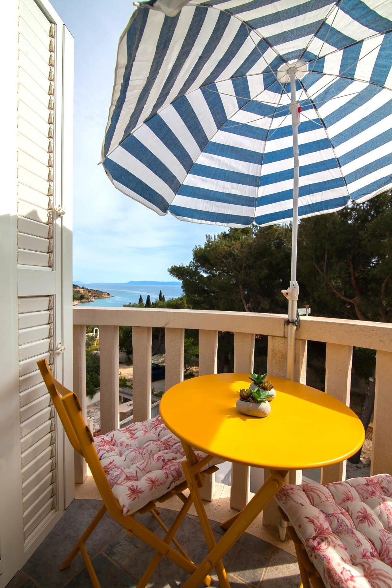 Helvetia Sunny Apartments Bol Bagian luar foto
