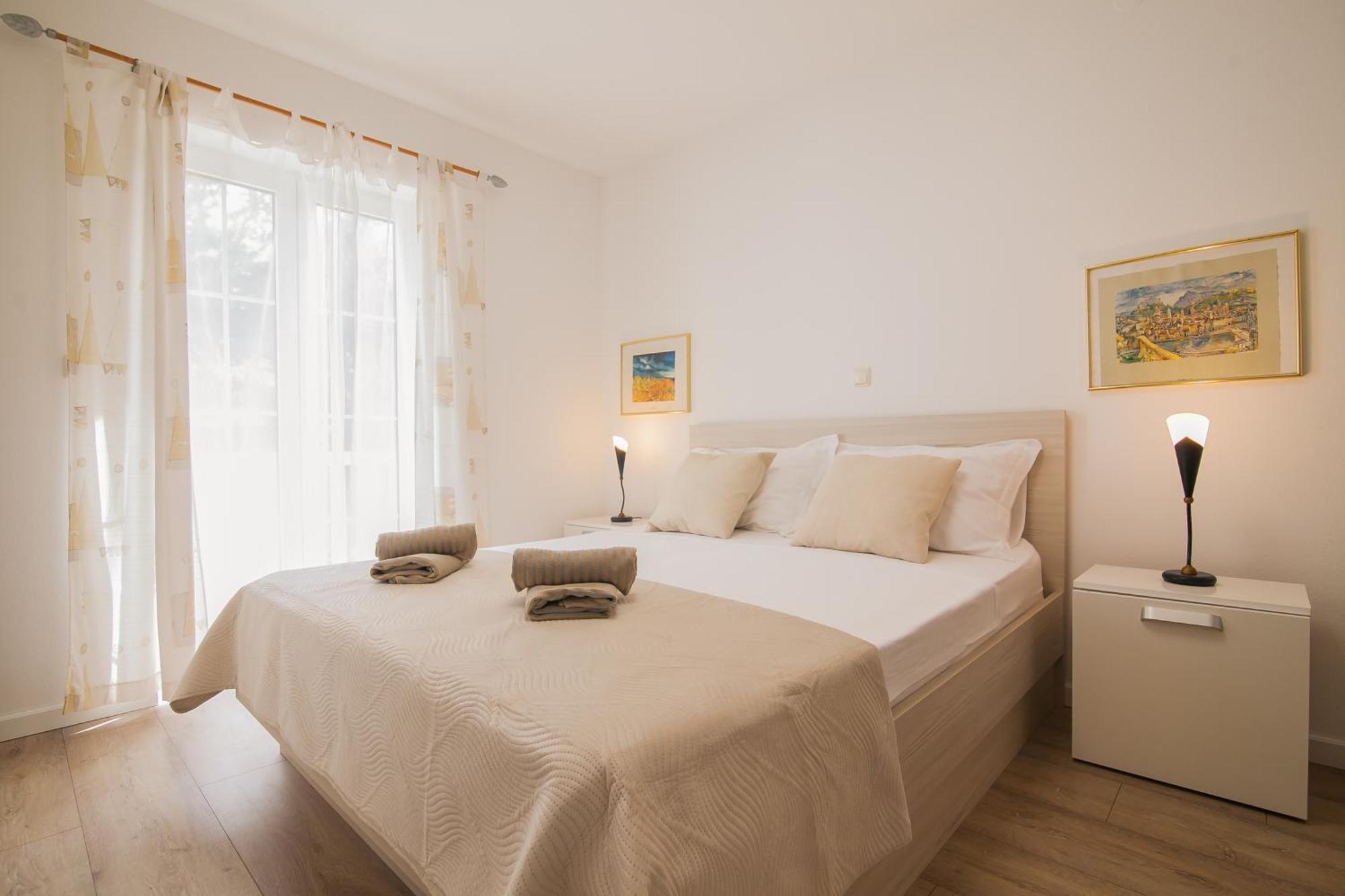 Helvetia Sunny Apartments Bol Bagian luar foto