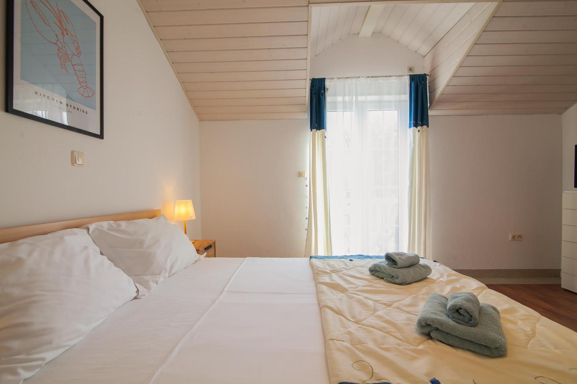 Helvetia Sunny Apartments Bol Bagian luar foto