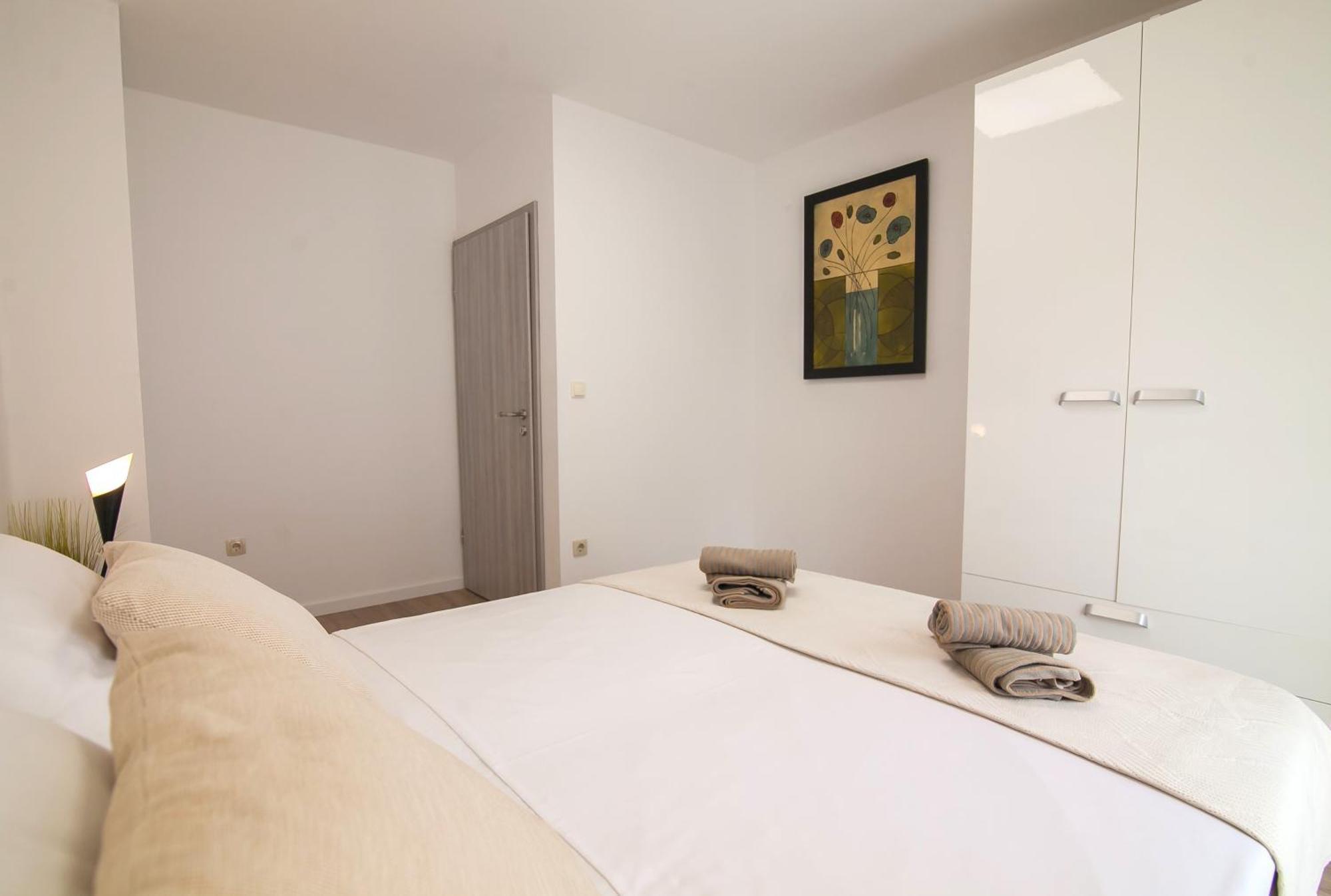 Helvetia Sunny Apartments Bol Bagian luar foto