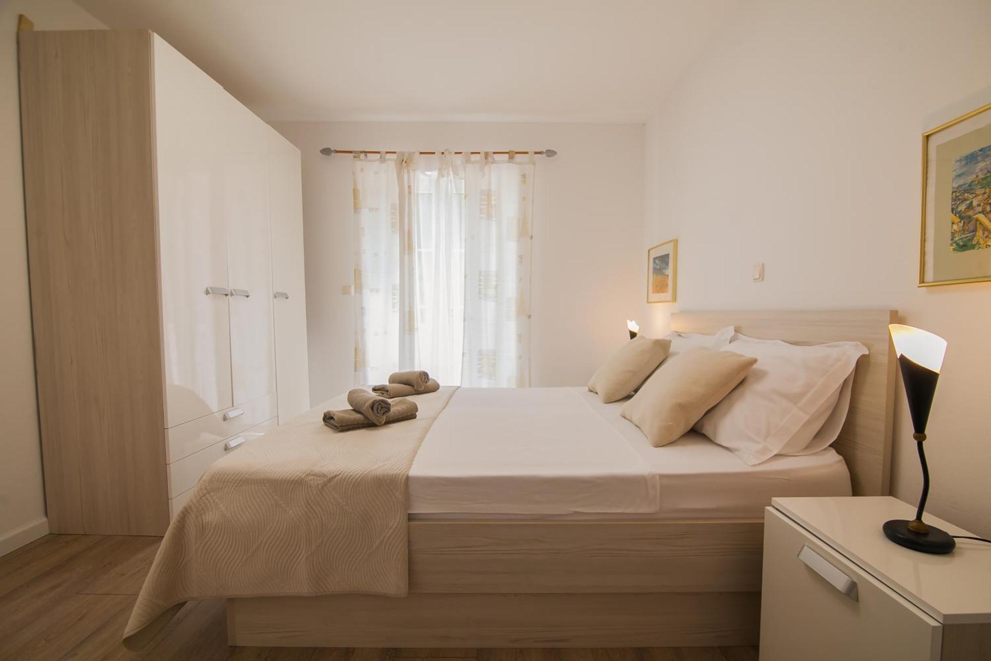 Helvetia Sunny Apartments Bol Bagian luar foto