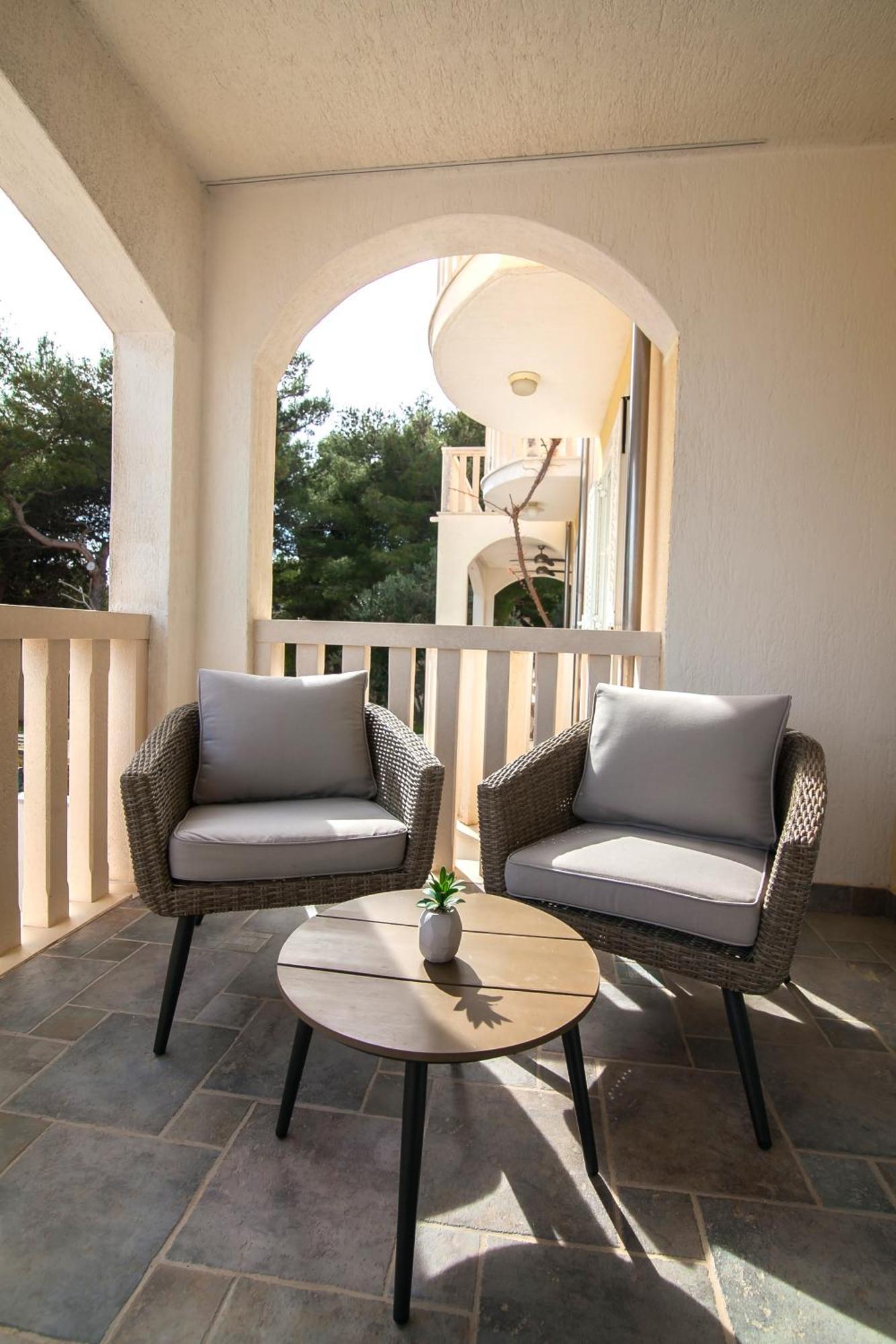 Helvetia Sunny Apartments Bol Bagian luar foto