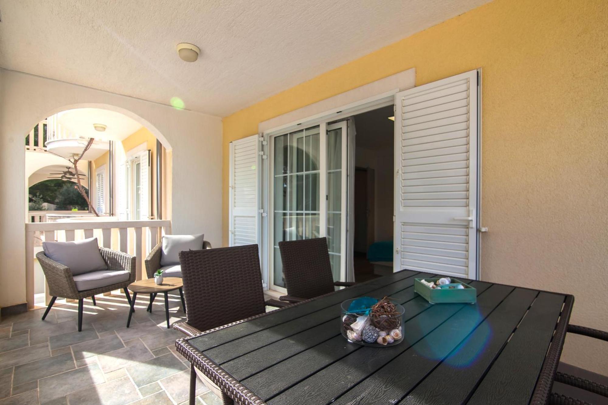 Helvetia Sunny Apartments Bol Bagian luar foto