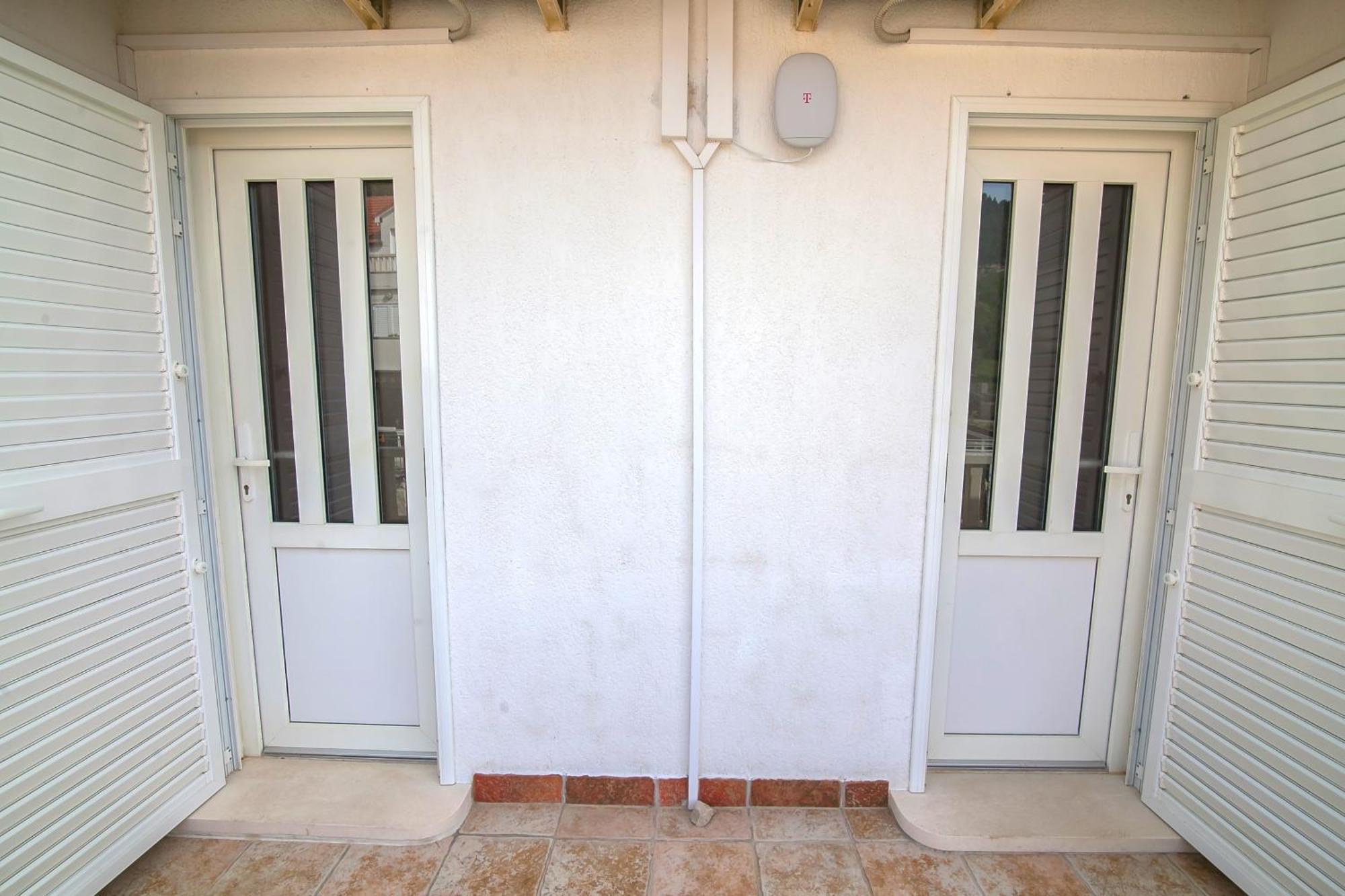 Helvetia Sunny Apartments Bol Bagian luar foto