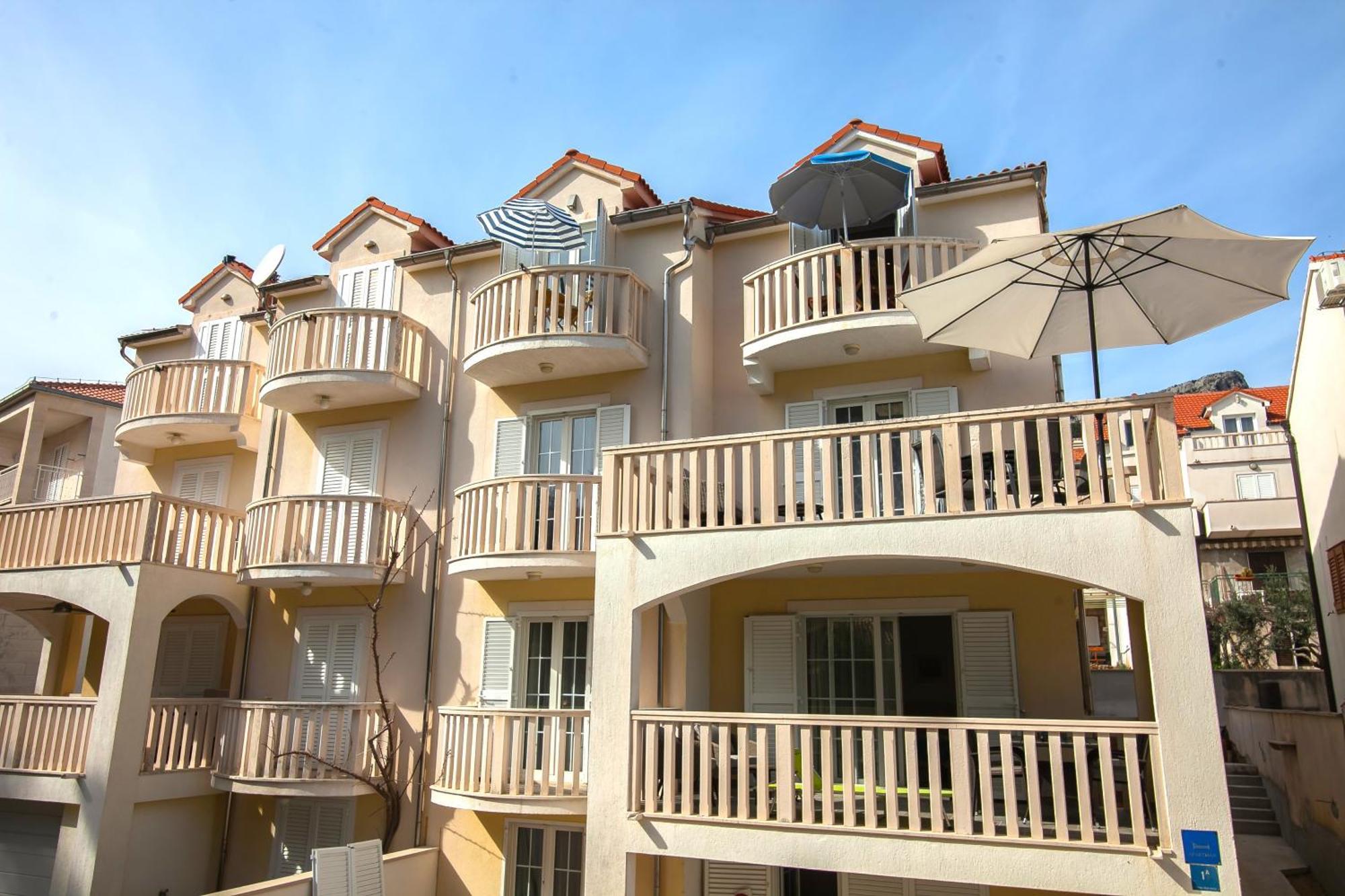 Helvetia Sunny Apartments Bol Bagian luar foto