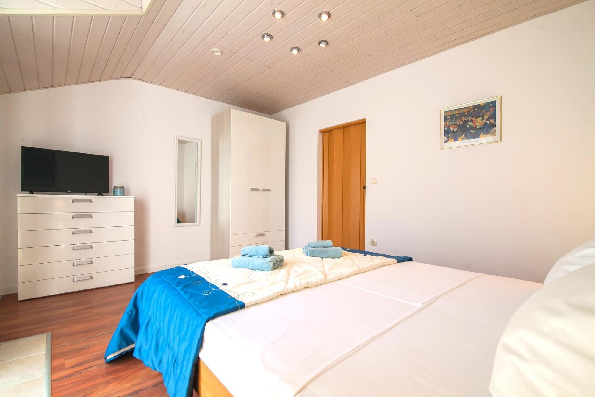 Helvetia Sunny Apartments Bol Bagian luar foto