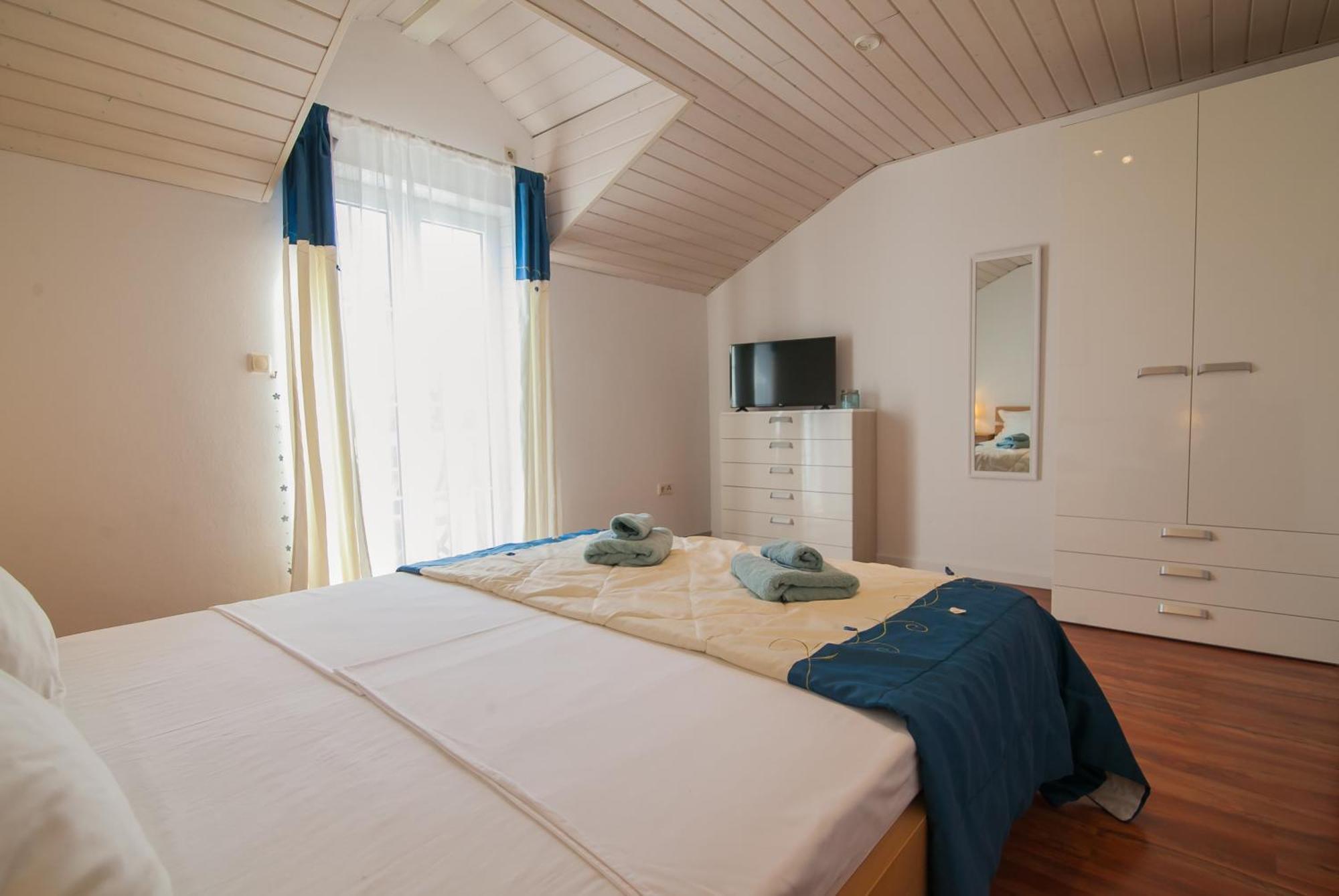 Helvetia Sunny Apartments Bol Bagian luar foto