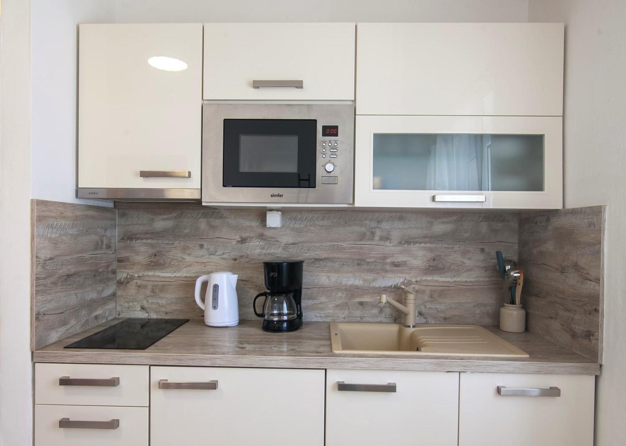 Helvetia Sunny Apartments Bol Bagian luar foto